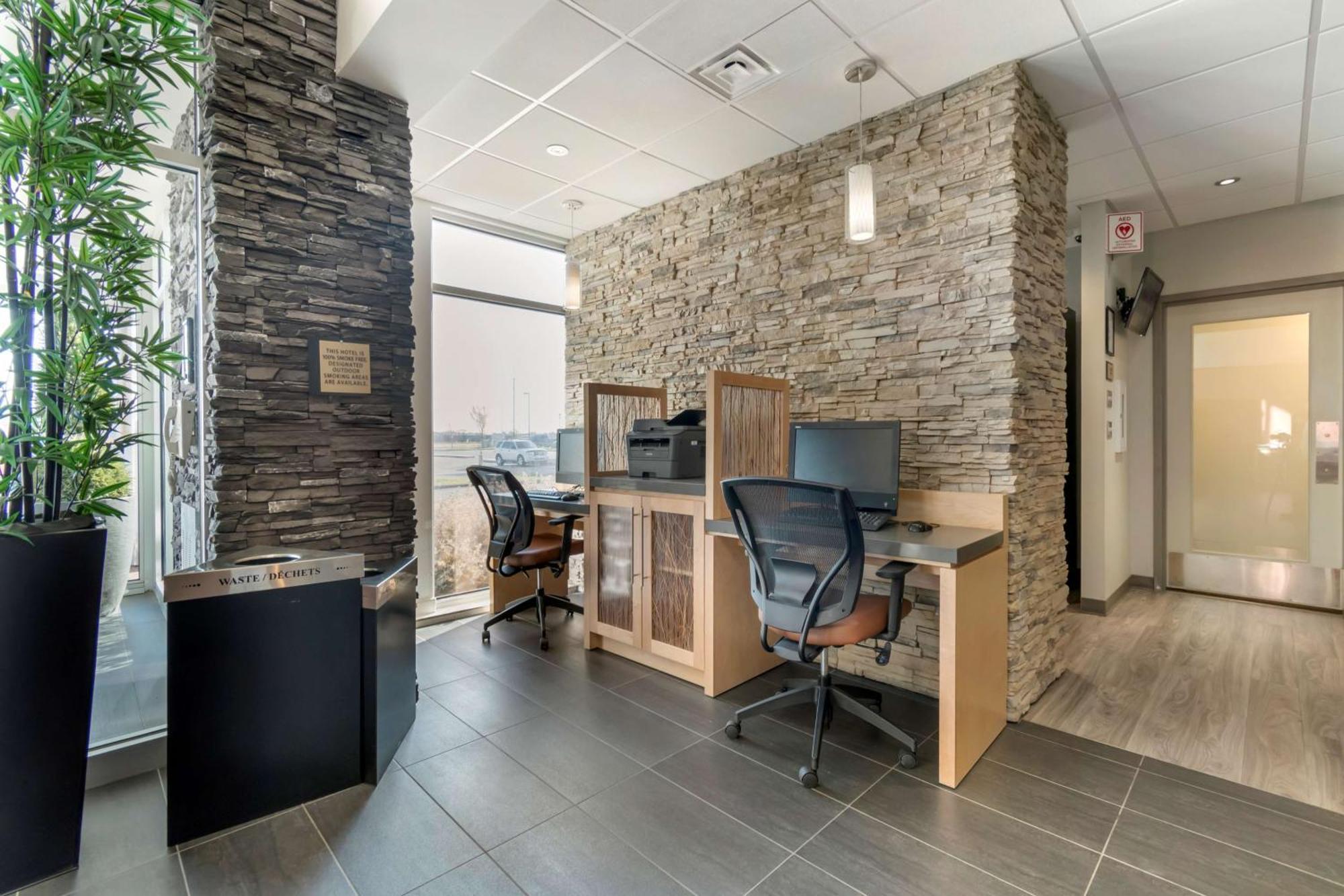 Best Western Plus Airport Inn&Suites Saskatoon Extérieur photo