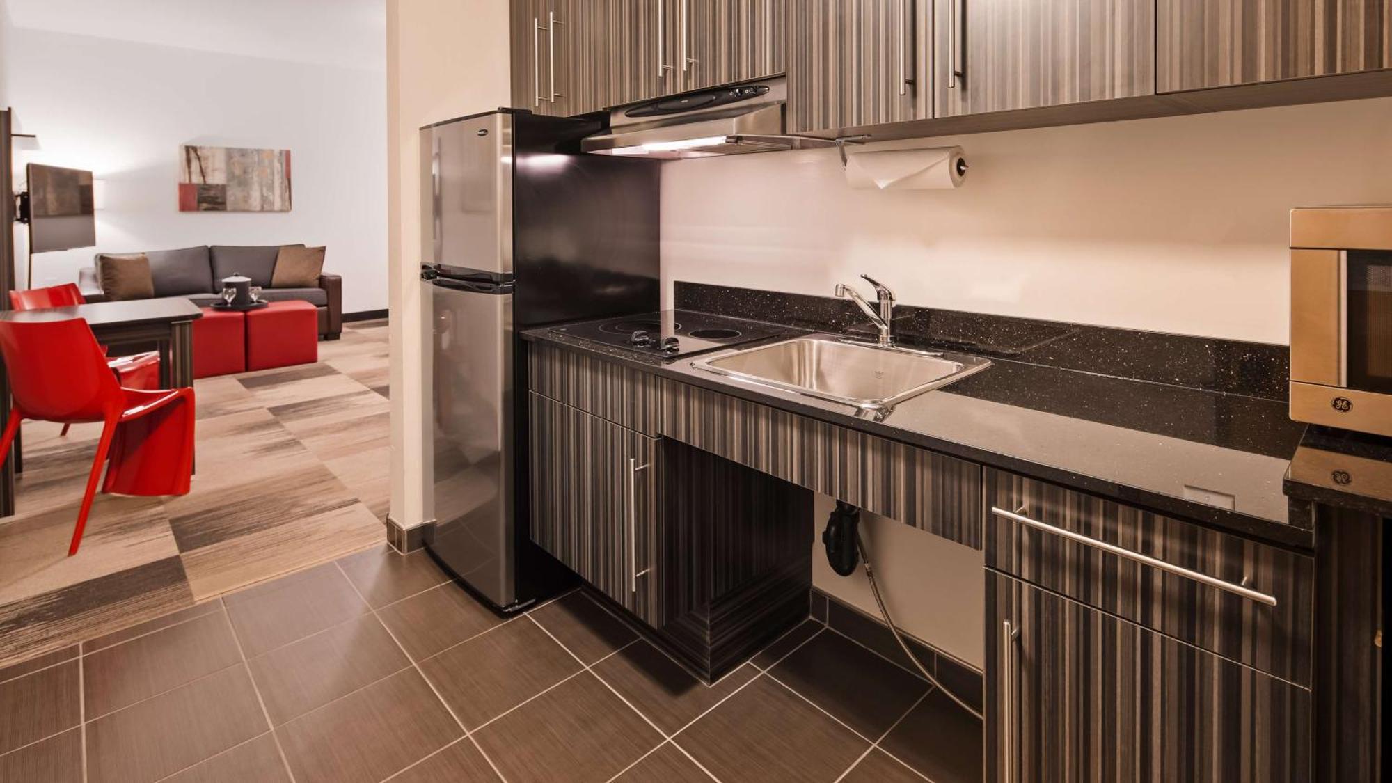 Best Western Plus Airport Inn&Suites Saskatoon Extérieur photo