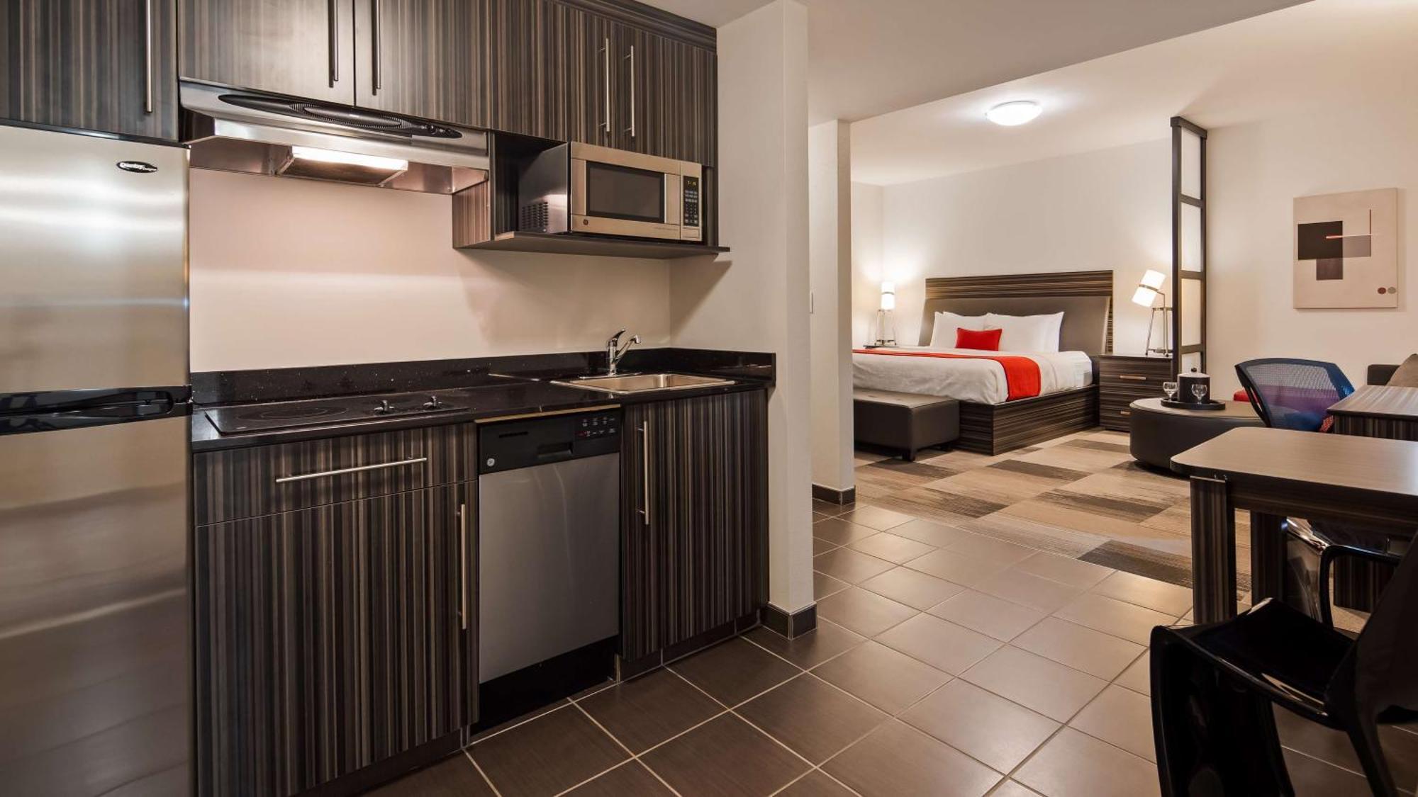 Best Western Plus Airport Inn&Suites Saskatoon Extérieur photo