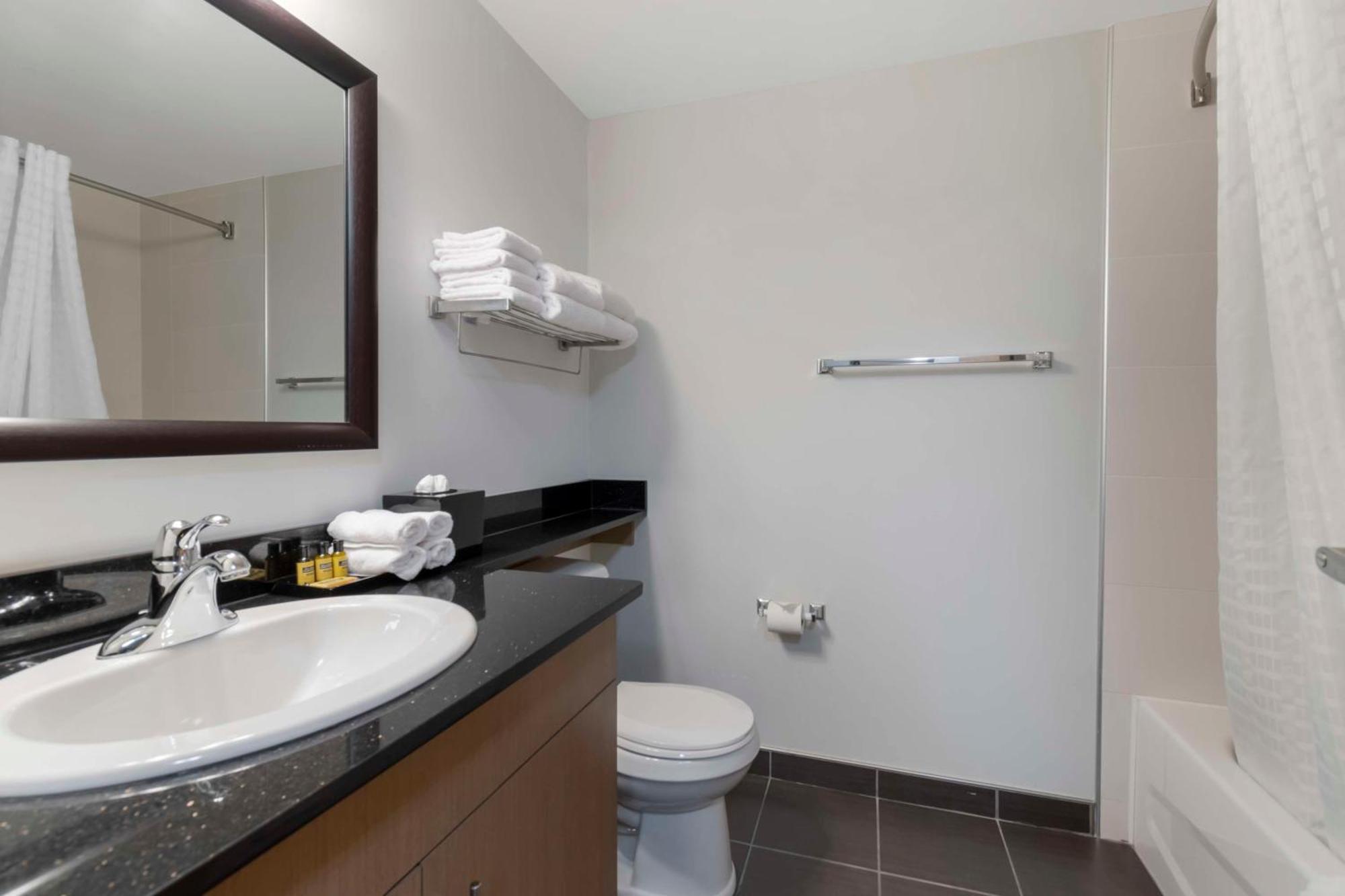 Best Western Plus Airport Inn&Suites Saskatoon Extérieur photo