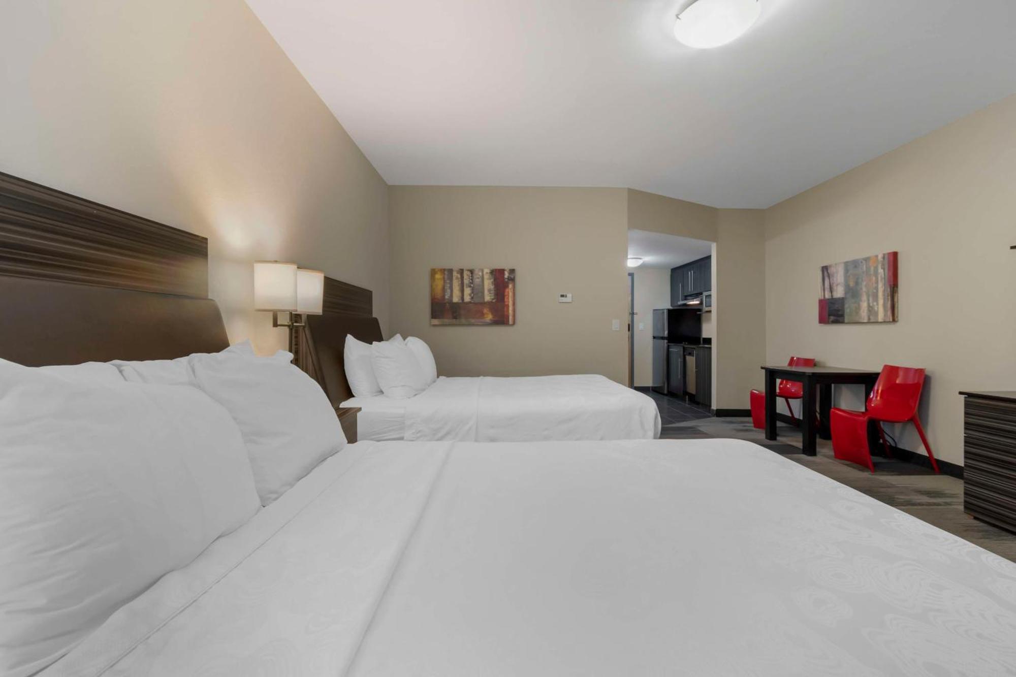 Best Western Plus Airport Inn&Suites Saskatoon Extérieur photo