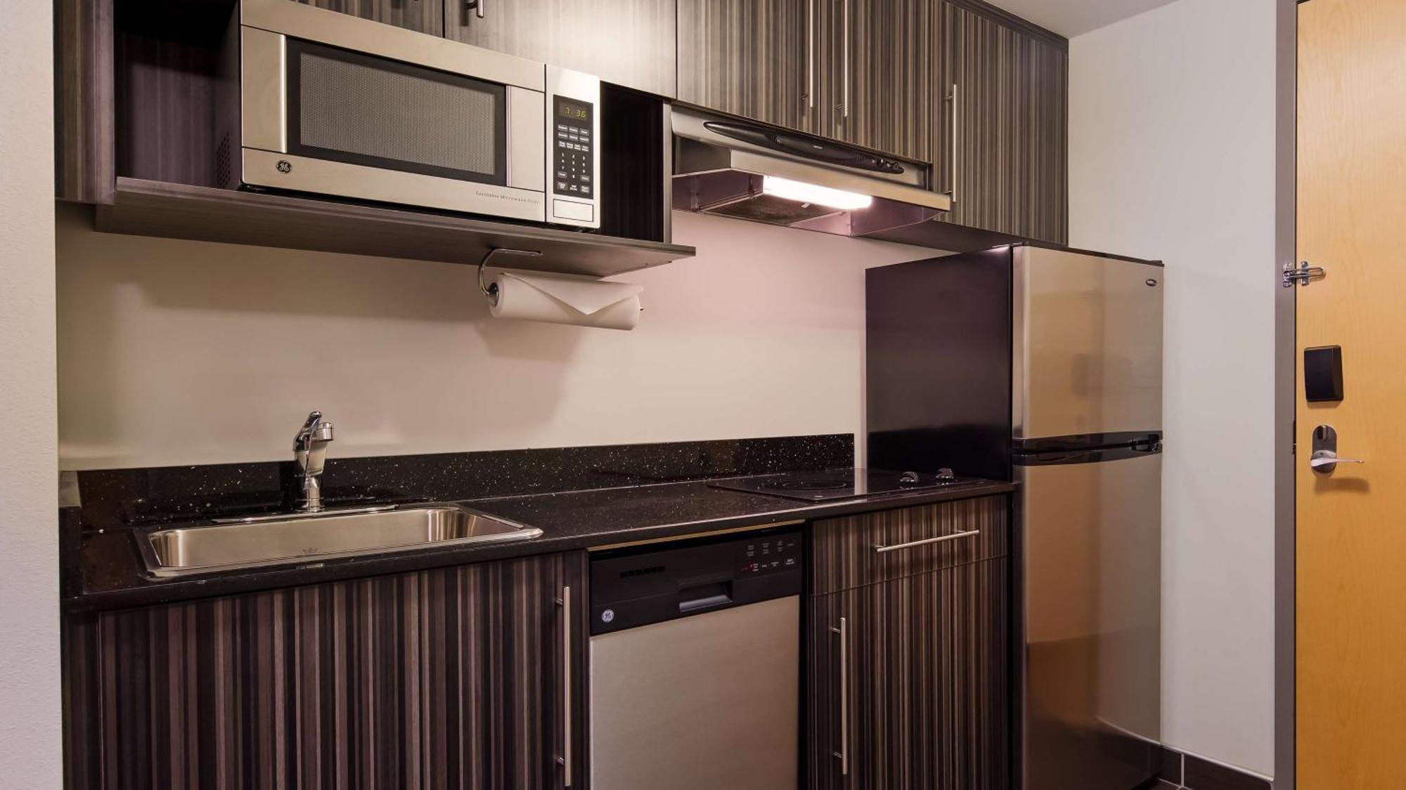 Best Western Plus Airport Inn&Suites Saskatoon Extérieur photo