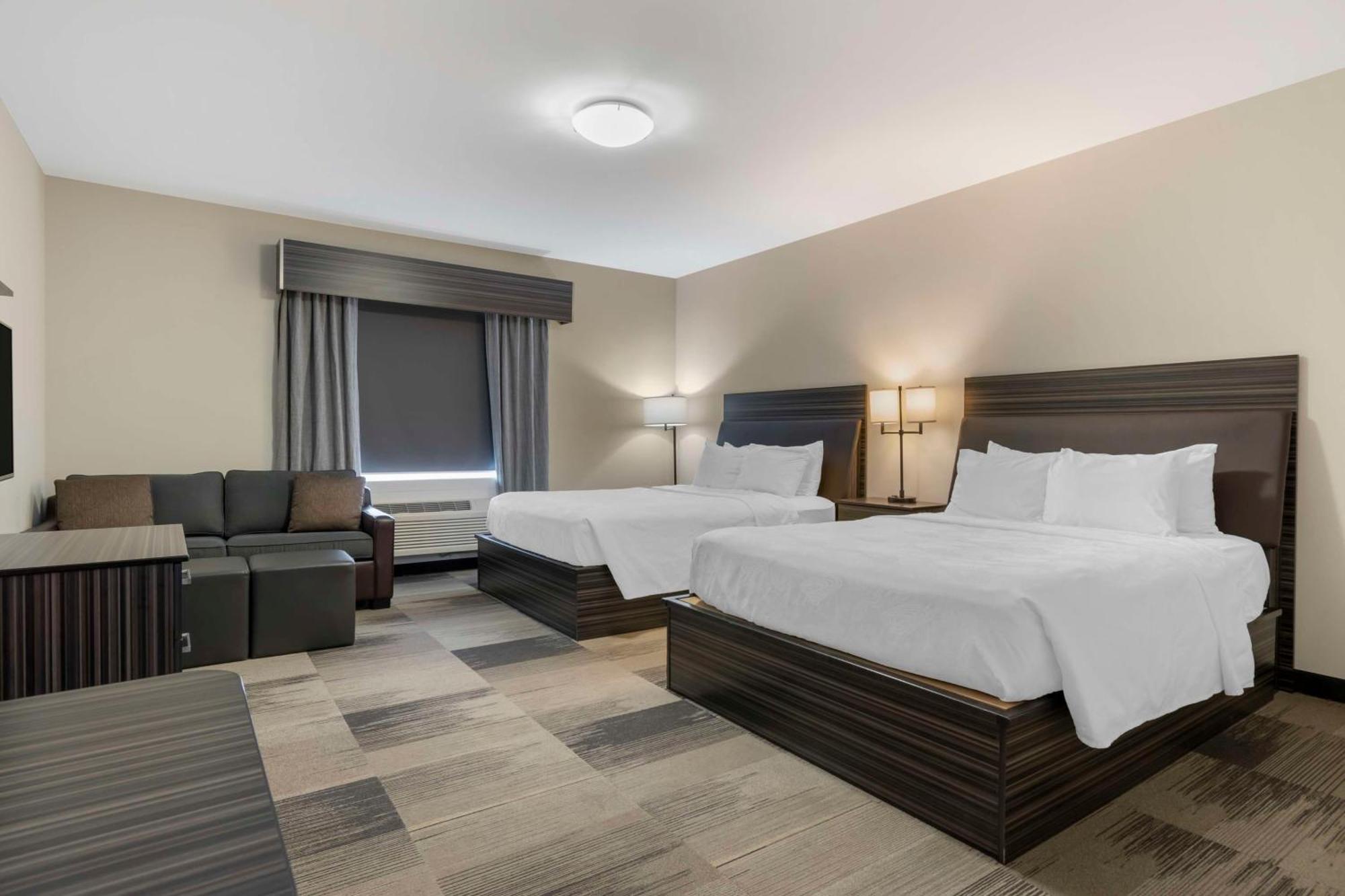 Best Western Plus Airport Inn&Suites Saskatoon Extérieur photo