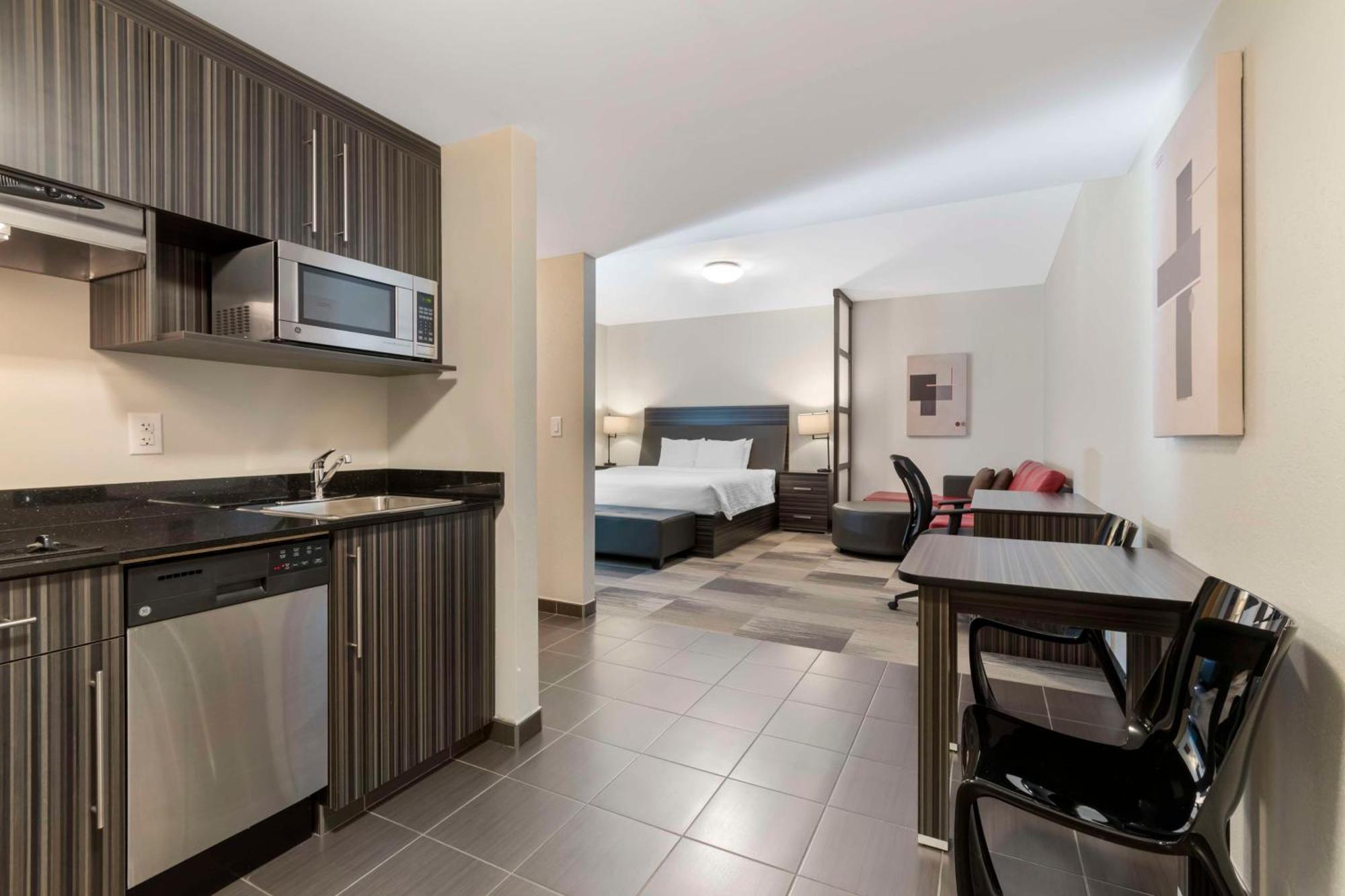 Best Western Plus Airport Inn&Suites Saskatoon Extérieur photo