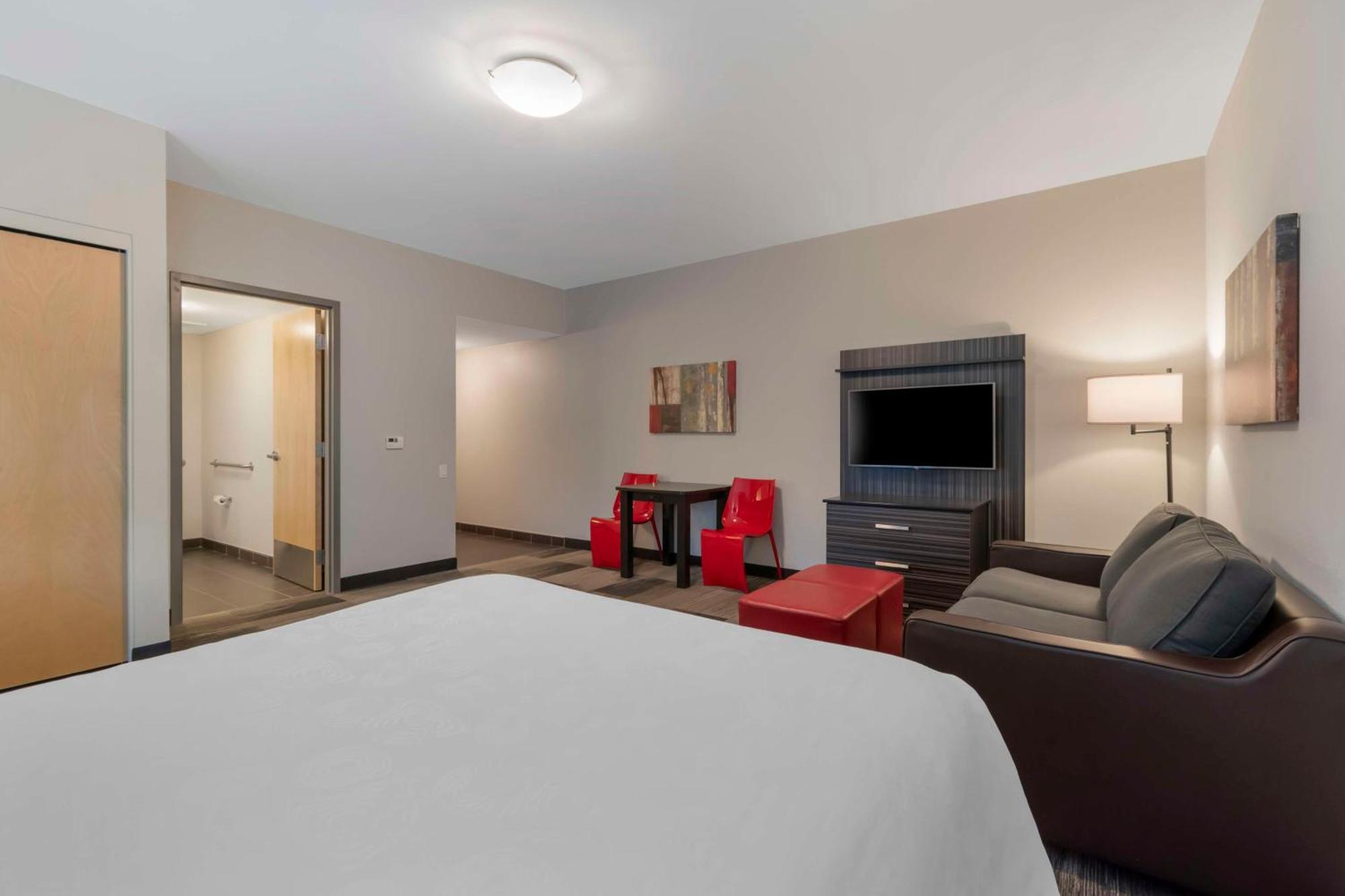 Best Western Plus Airport Inn&Suites Saskatoon Extérieur photo