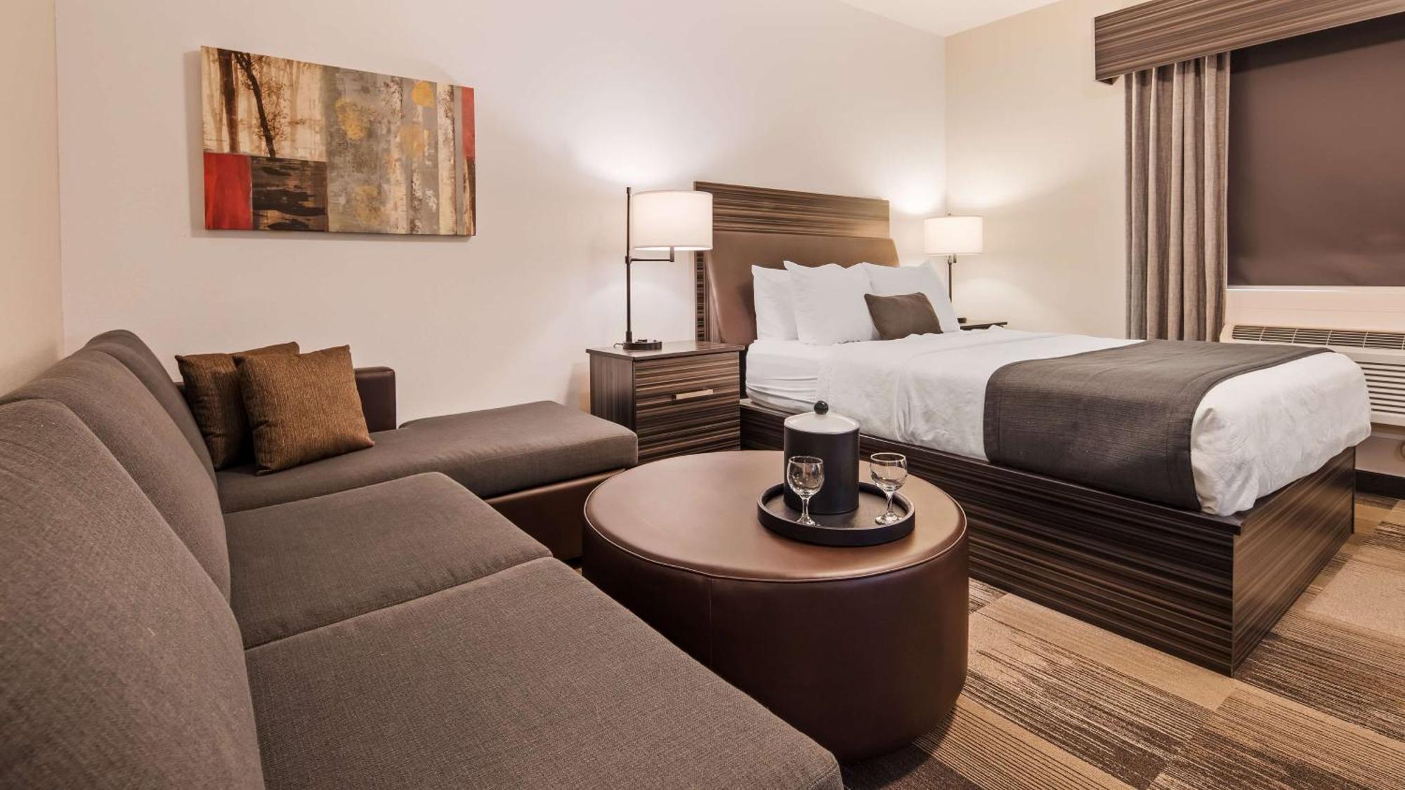 Best Western Plus Airport Inn&Suites Saskatoon Extérieur photo